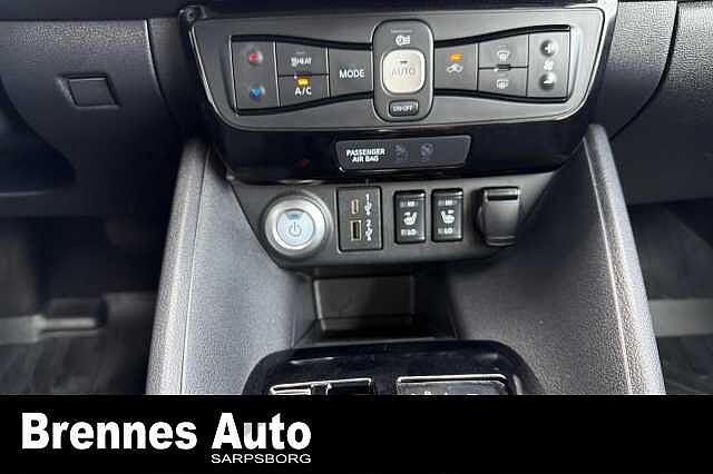 Nissan Leaf /360 Kamera/App/Rattvarme/++
